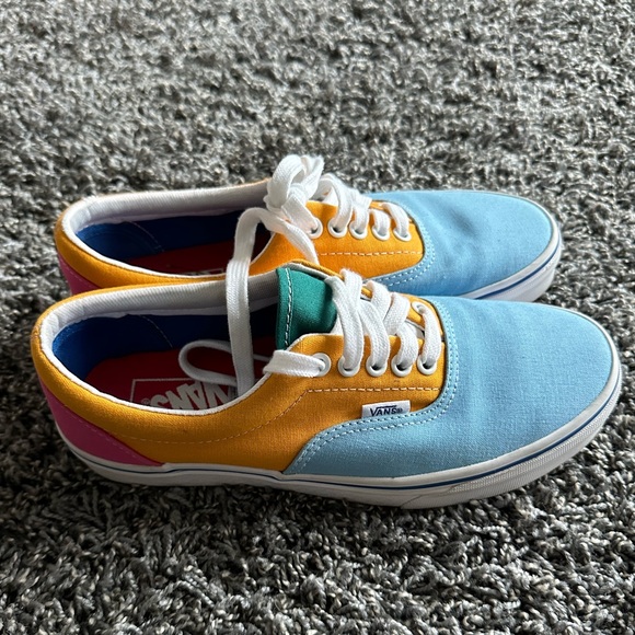 Vans - Picture 2 of 4